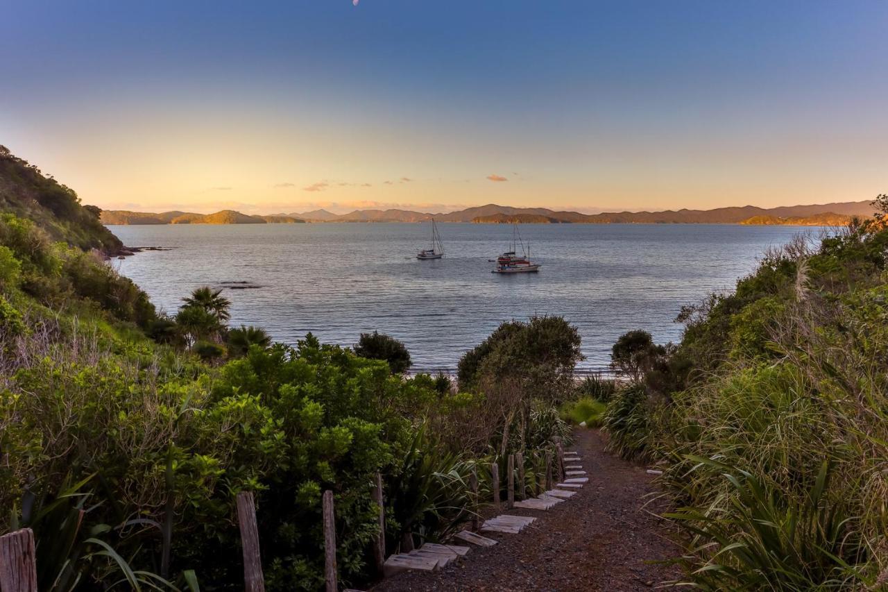 Little Donkey Bay Villa Russell Bagian luar foto