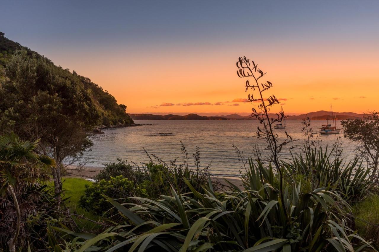 Little Donkey Bay Villa Russell Bagian luar foto